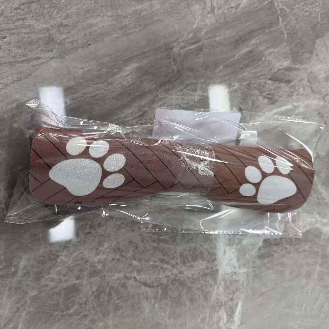 Quick drying pet feeding mat